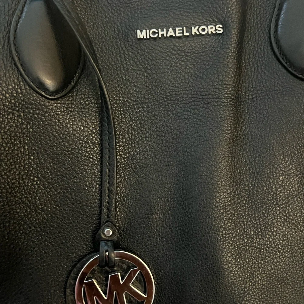 Michael Kors black shopping/ tote bag food for travel and work - Picture 2 of 6
